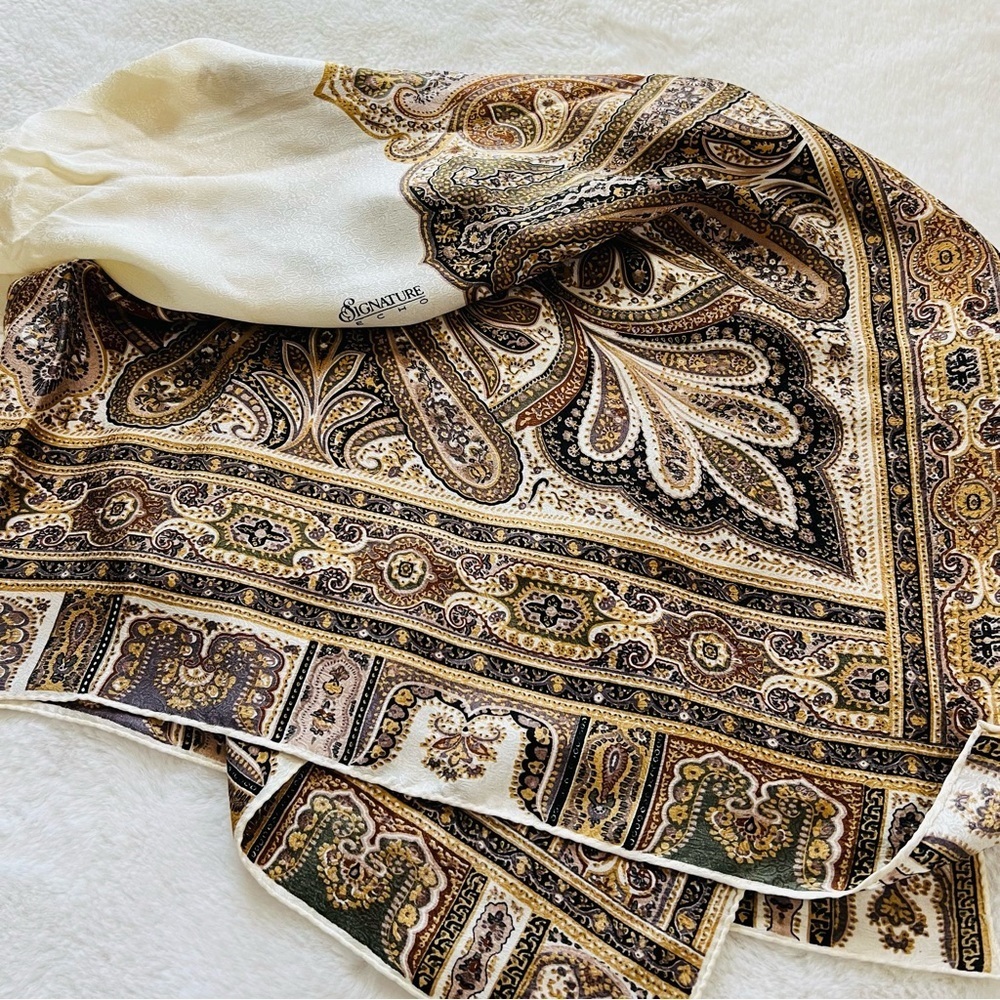 42”x42” Vintage Large Silk Echo Shawl. - Picture 3 of 11